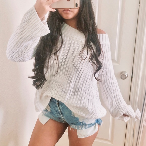 Cupio Sweaters - Gorgeous white chunky knit pullover sweater